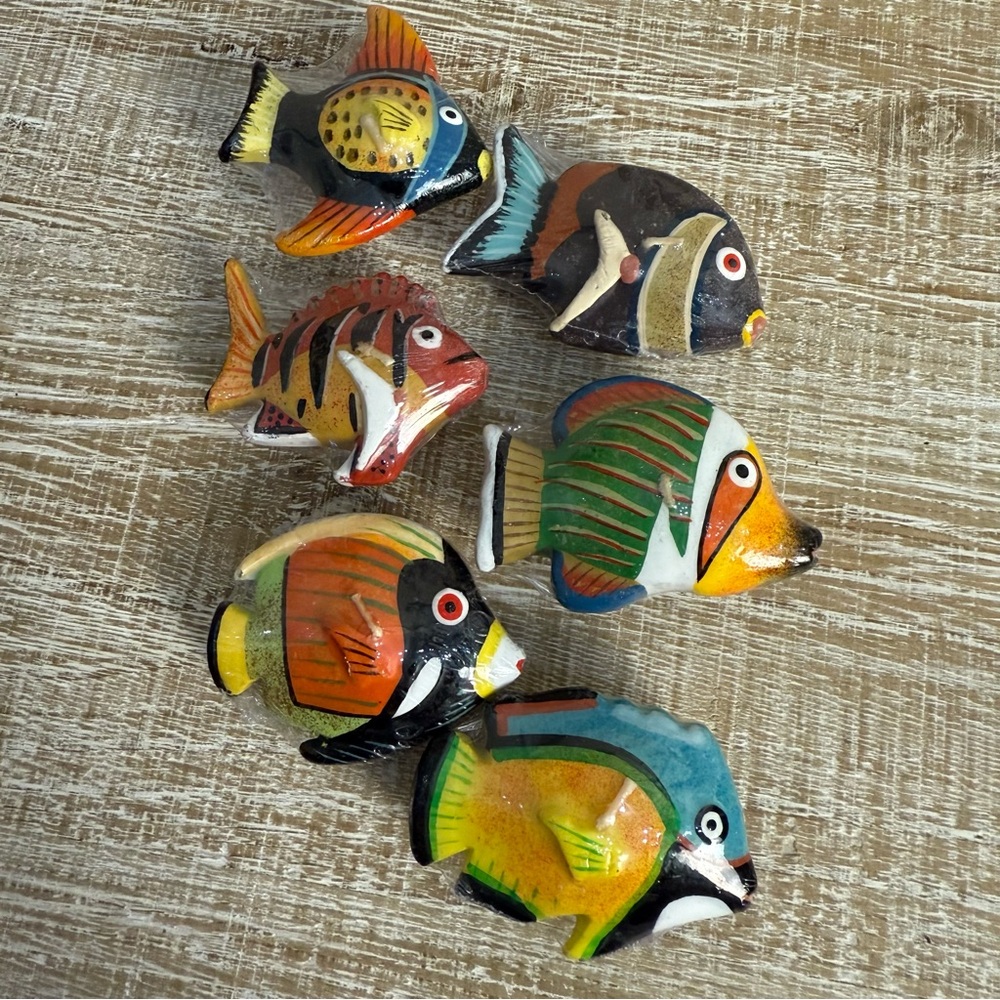 Tropical Fish Floating Candles, Set of 6 - Picture 3 of 11